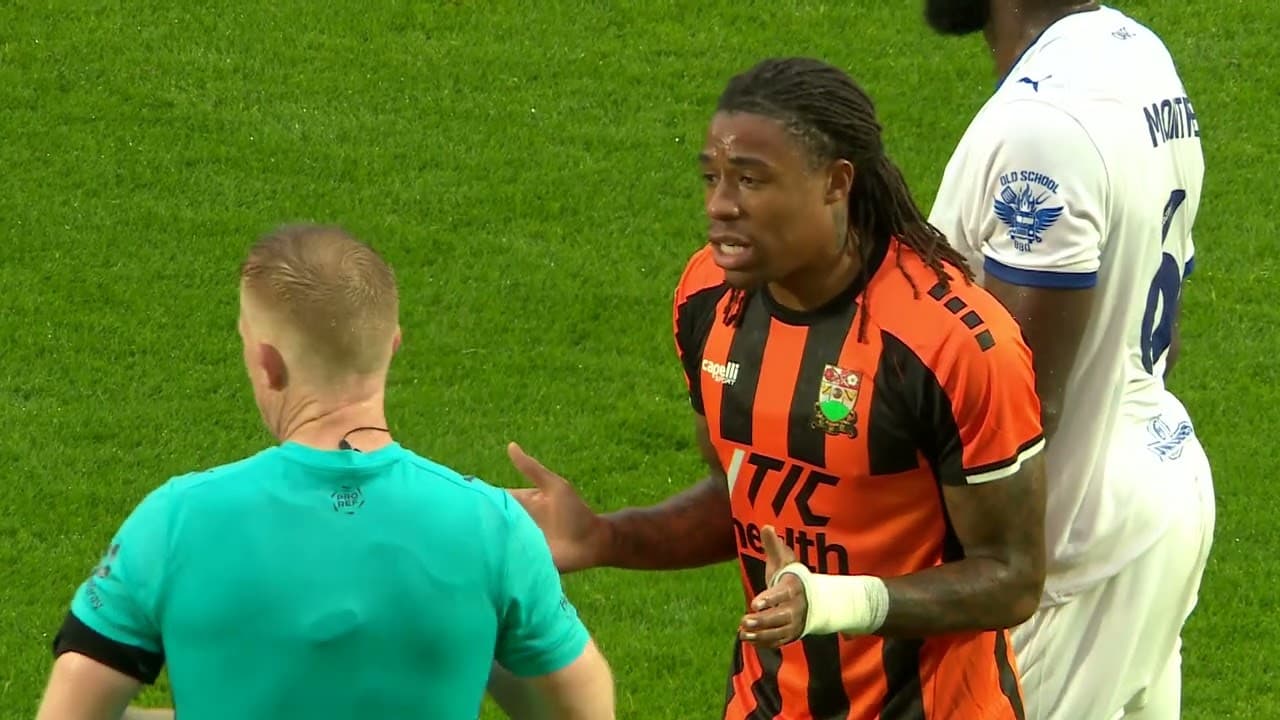 Barnet v Oldham Athletic Highlights thumbnail