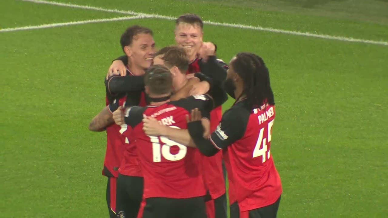 Luton Town v Barnsley Highlights thumbnail